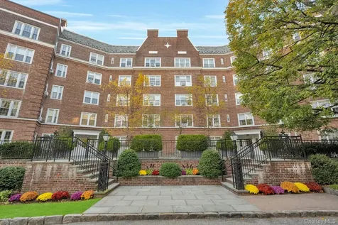 5 Midland Gardens Bronxville NY 10708