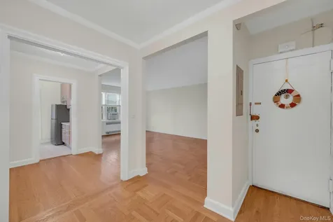 5 Midland Gardens Bronxville NY 10708