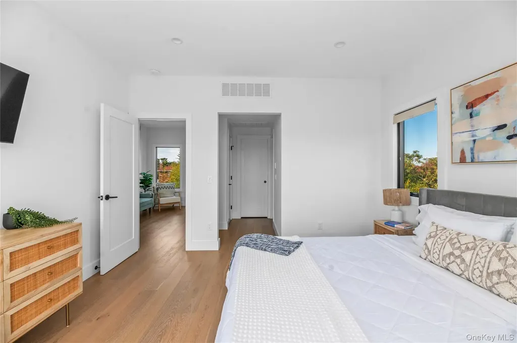 31 Atlantic Avenue Seaview NY 11770