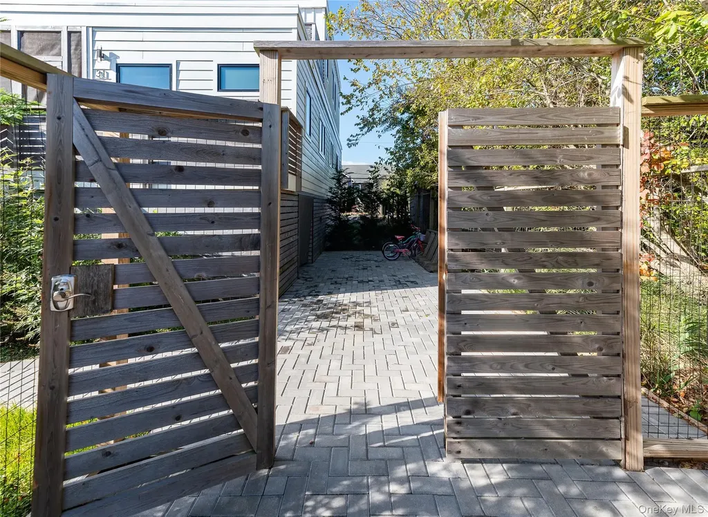 31 Atlantic Avenue Seaview NY 11770