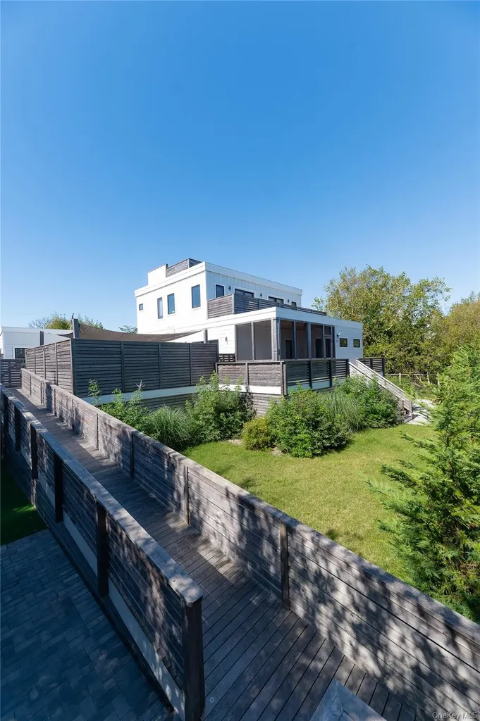 31 Atlantic Avenue Seaview NY 11770