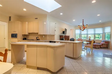 735 Remsens Lane Upper Brookville NY 11771