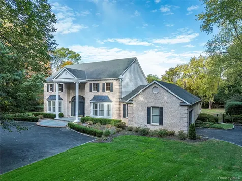 735 Remsens Lane Upper Brookville NY 11771