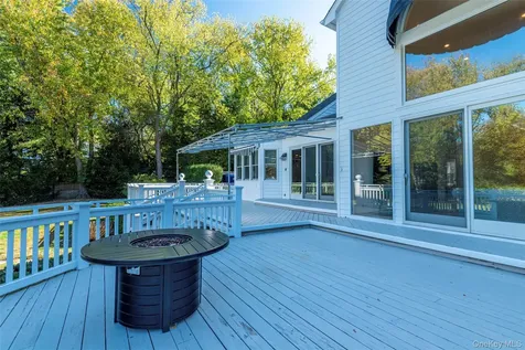 735 Remsens Lane Upper Brookville NY 11771