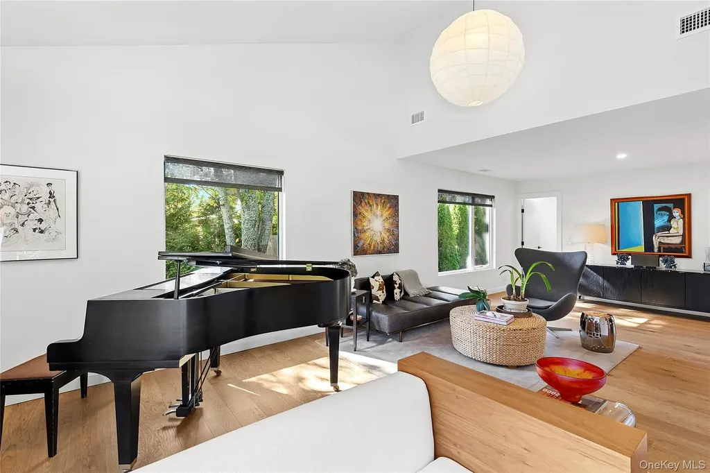 70 Whooping Hollow Road East Hampton NY 11937