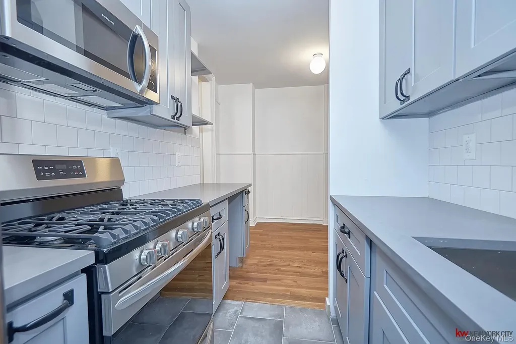 1037 College Avenue Bronx NY 10456