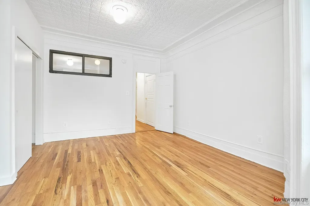 1037 College Avenue Bronx NY 10456