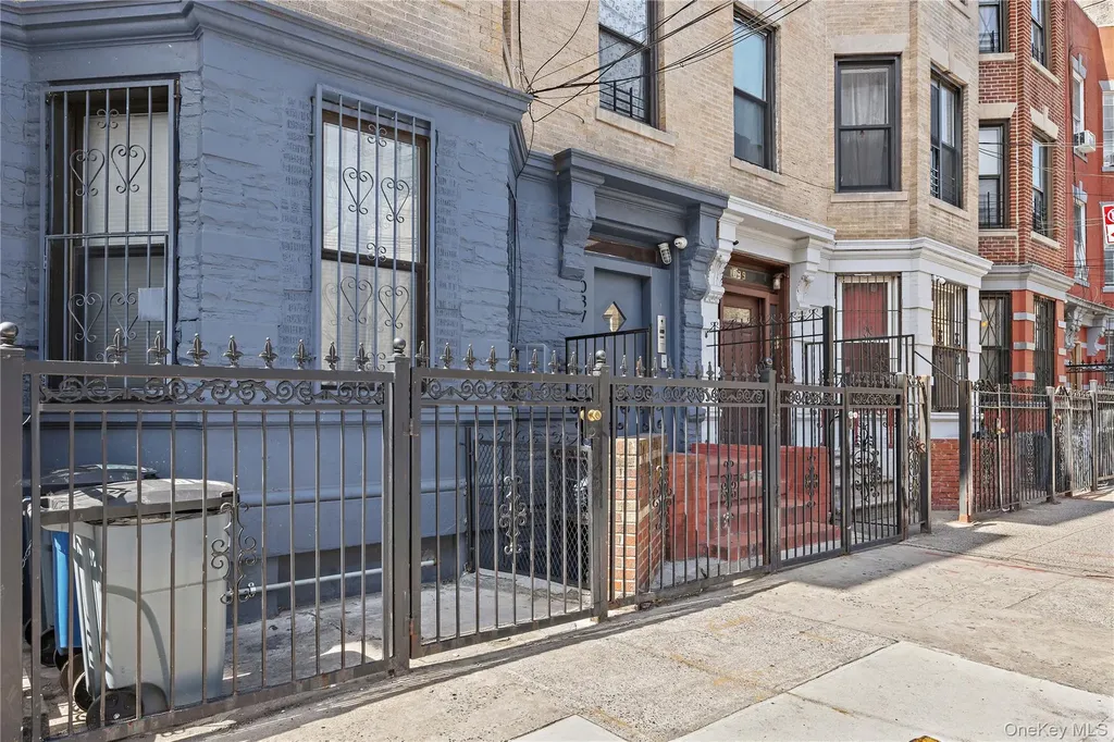 1037 College Avenue Bronx NY 10456