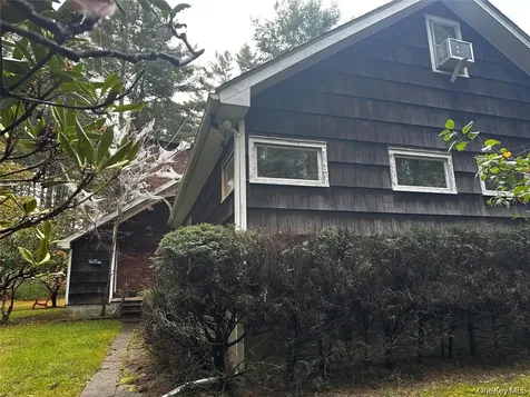 90 Hillside Road Barryville NY 12719