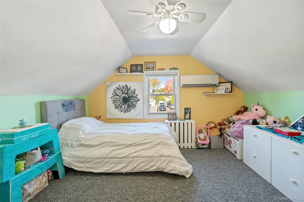 48 Farmers Avenue Lindenhurst NY 11757