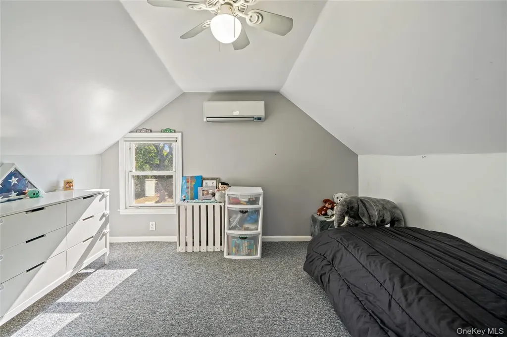 48 Farmers Avenue Lindenhurst NY 11757