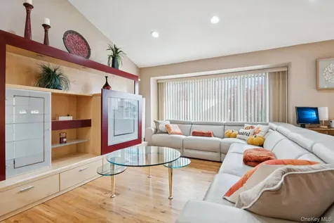 2794 Judith Drive Bellmore NY 11710