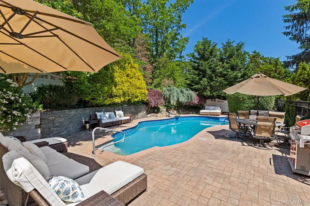 345 Colonial Road Southold NY 11971