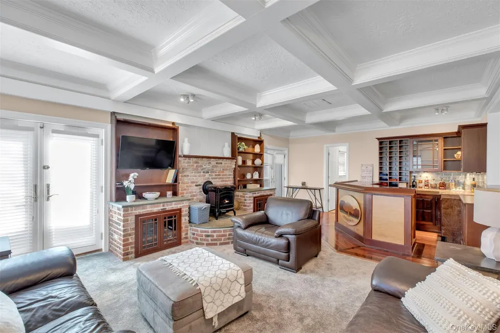 345 Colonial Road Southold NY 11971