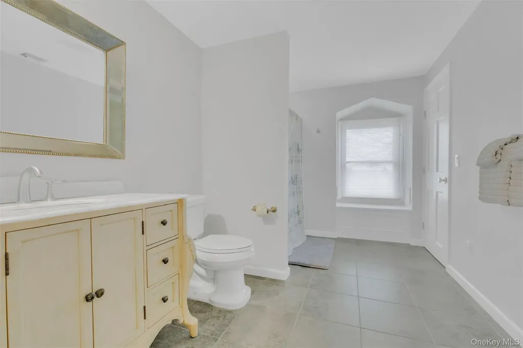 345 Colonial Road Southold NY 11971