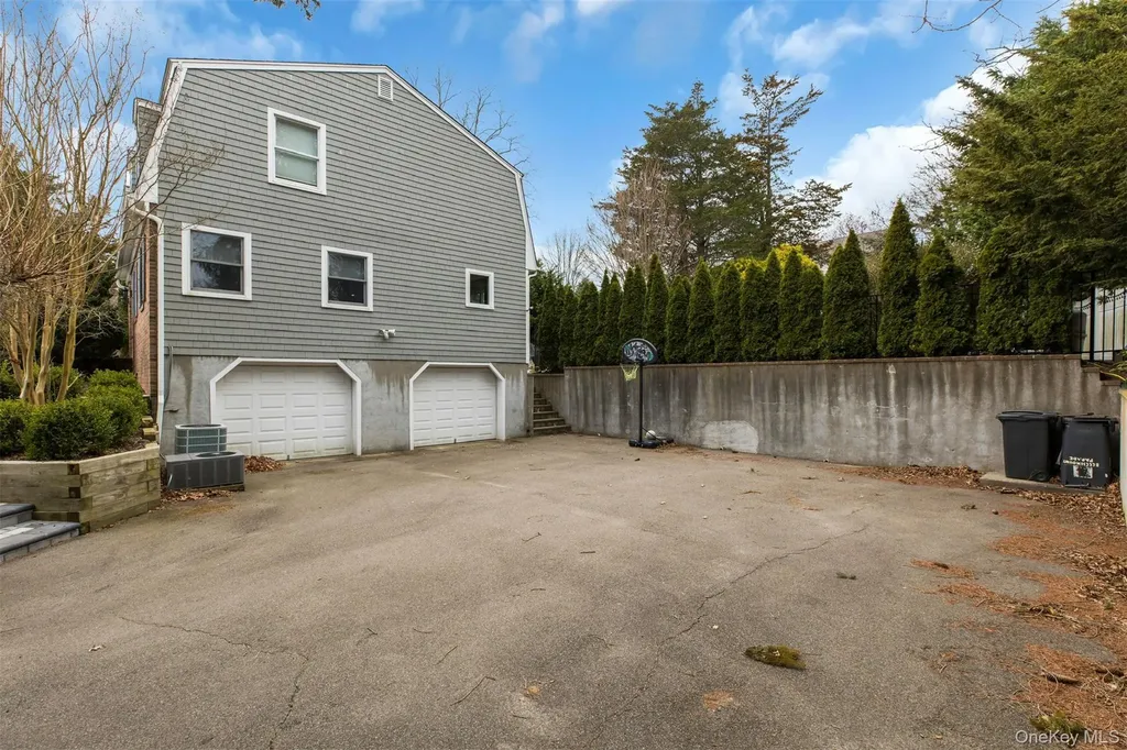 345 Colonial Road Southold NY 11971