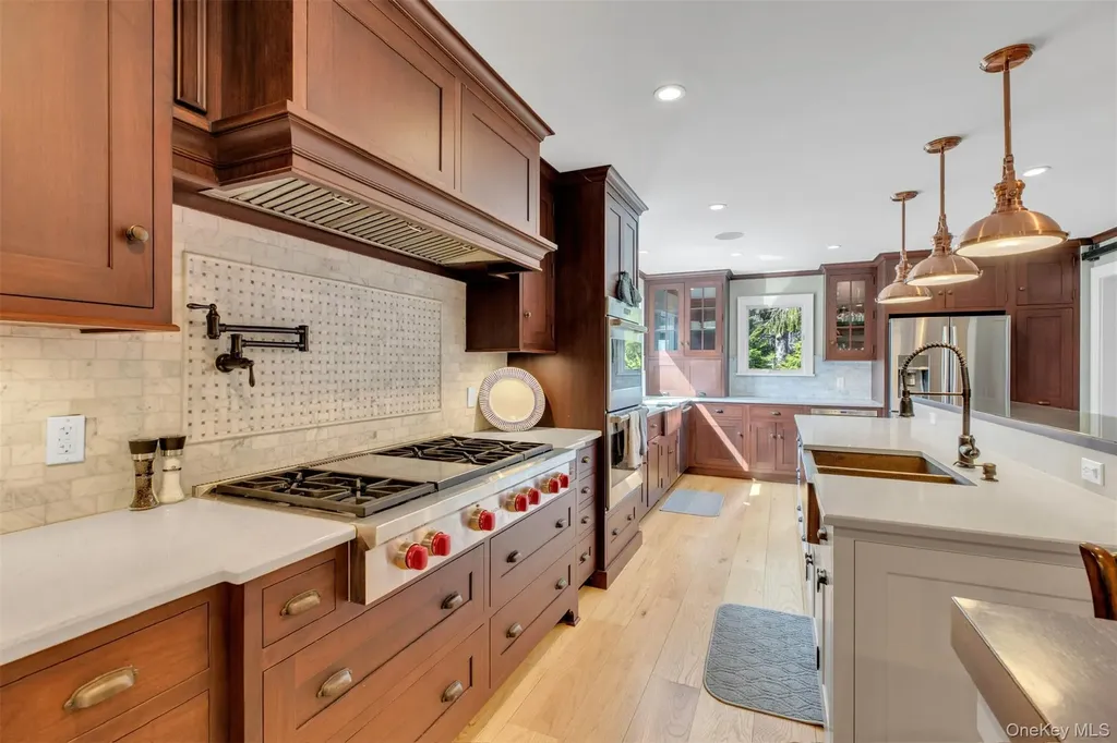 345 Colonial Road Southold NY 11971