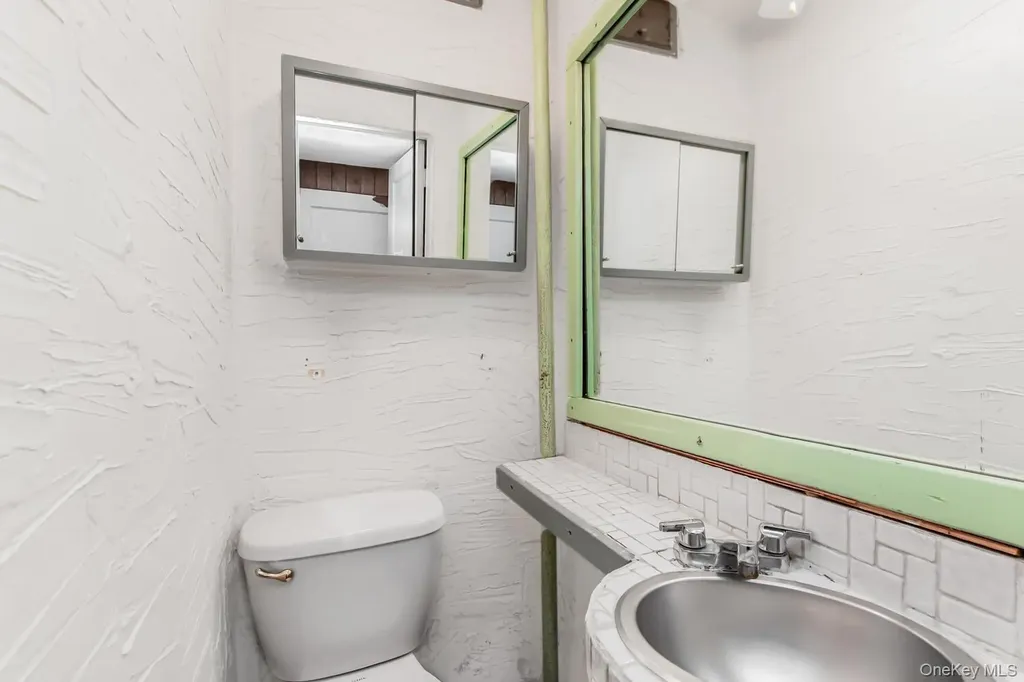 88 Parkway North Yonkers NY 10704