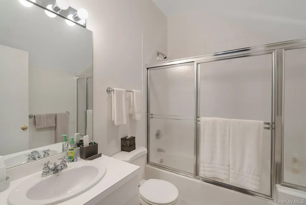45 Huckleberry Lane East Hampton NY 11937