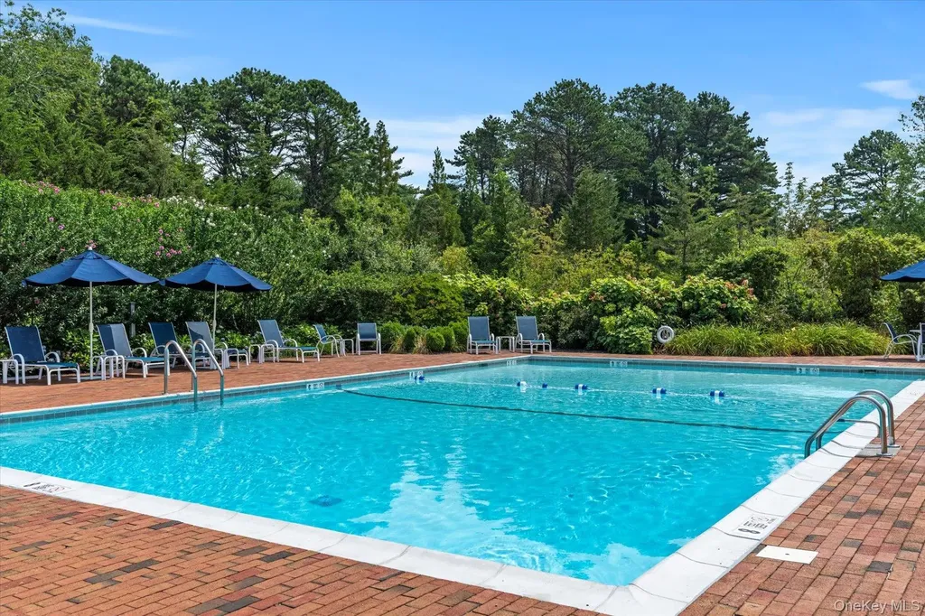 45 Huckleberry Lane East Hampton NY 11937