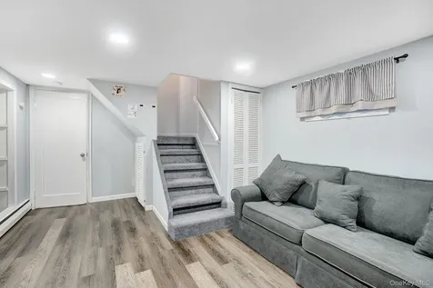 18 Cambridge Avenue Bethpage NY 11714