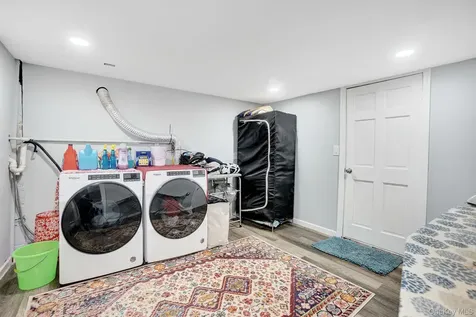 18 Cambridge Avenue Bethpage NY 11714