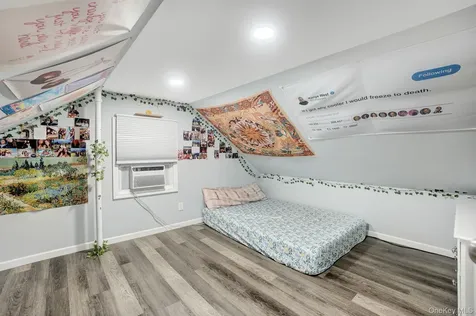 18 Cambridge Avenue Bethpage NY 11714