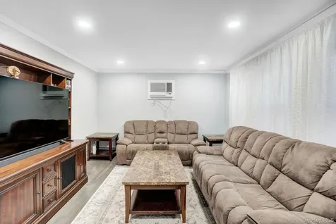 18 Cambridge Avenue Bethpage NY 11714