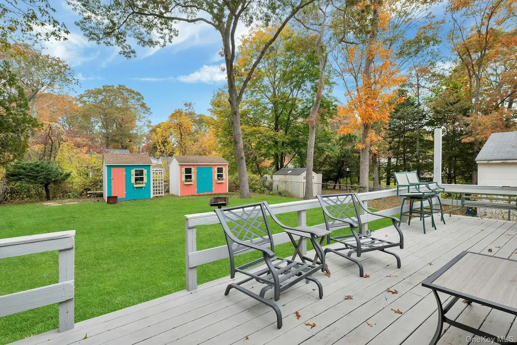 210 3rd Street Laurel NY 11948