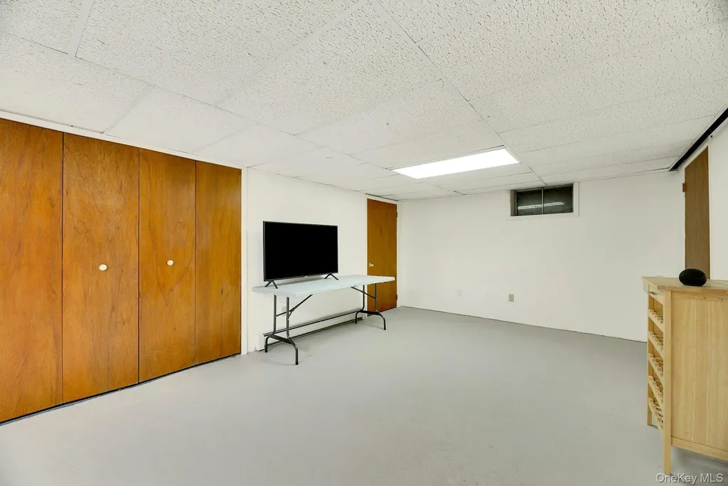 210 3rd Street Laurel NY 11948