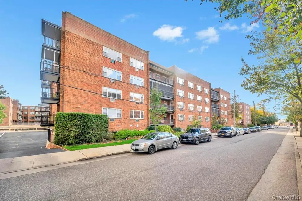 101 Lincoln Avenue Mineola NY 11501
