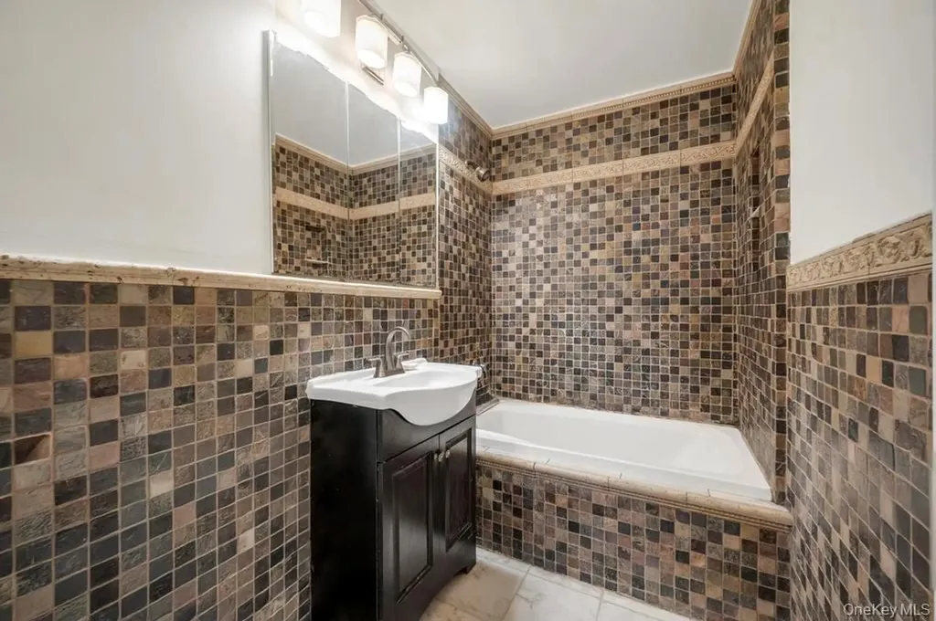 101 Lincoln Avenue Mineola NY 11501
