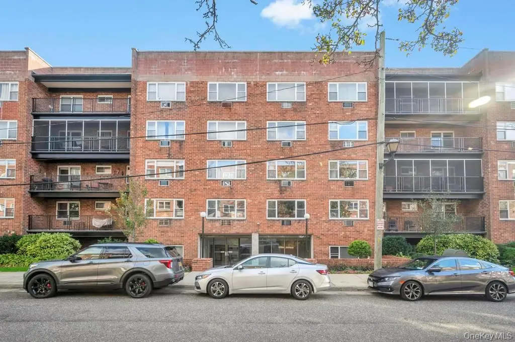101 Lincoln Avenue Mineola NY 11501