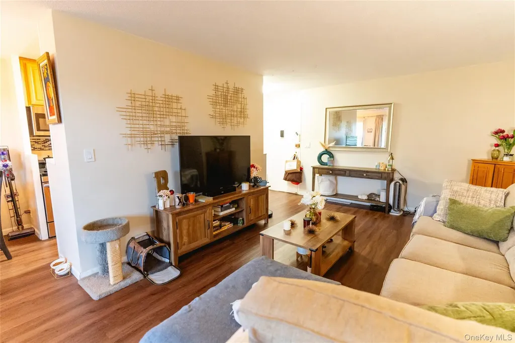 3410 De Reimer Avenue Bronx NY 10475