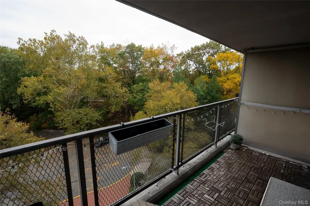 3410 De Reimer Avenue Bronx NY 10475