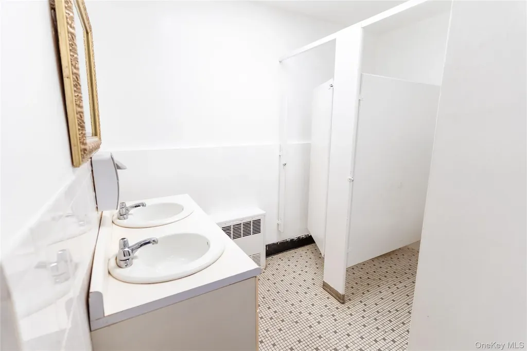 3410 De Reimer Avenue Bronx NY 10475