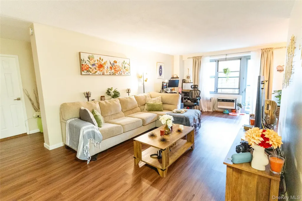 3410 De Reimer Avenue Bronx NY 10475