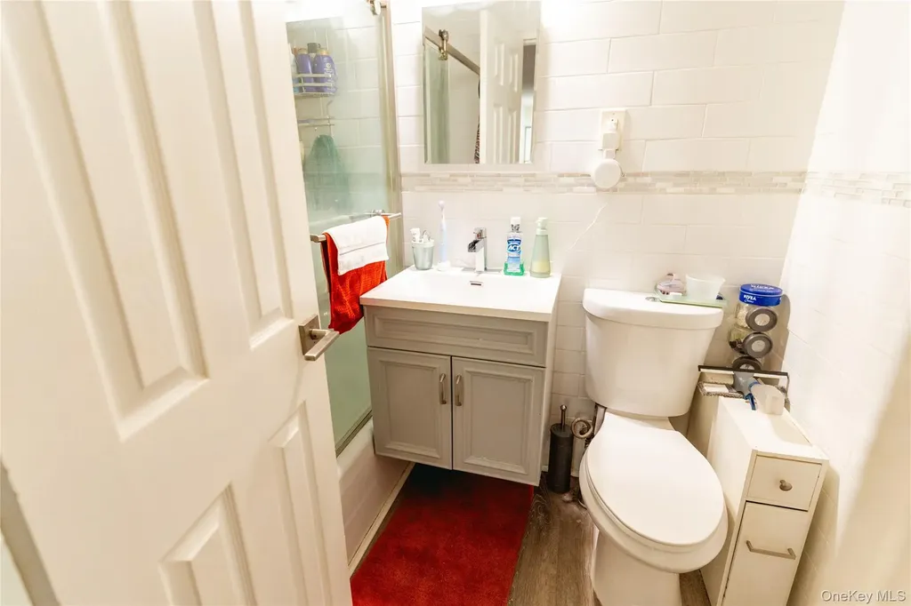 3410 De Reimer Avenue Bronx NY 10475