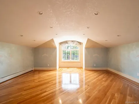 179-15 80rd Jamaica Estates NY 11432
