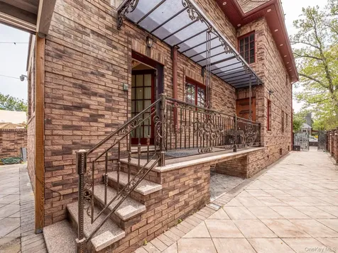 179-15 80rd Jamaica Estates NY 11432