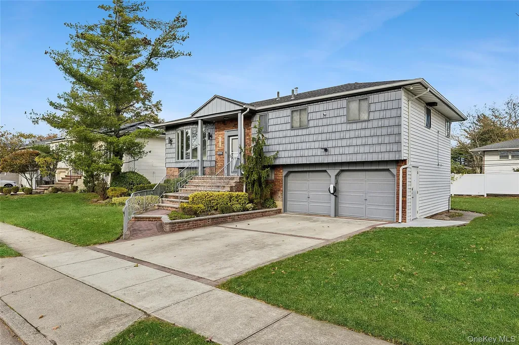 740 Eagle Drive Valley Stream NY 11581
