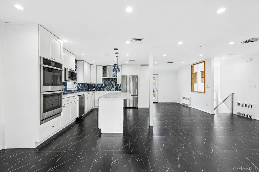 740 Eagle Drive Valley Stream NY 11581