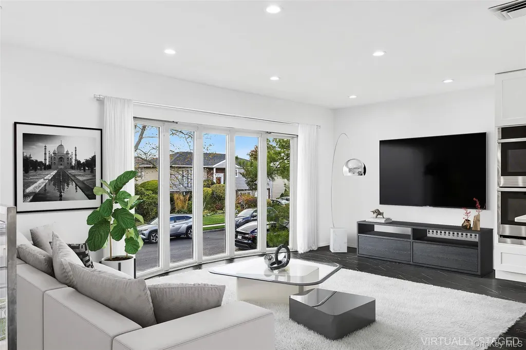 740 Eagle Drive Valley Stream NY 11581