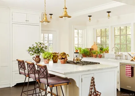 86 Pondfield Road W Bronxville NY 10708