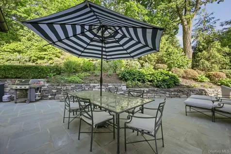 86 Pondfield Road W Bronxville NY 10708
