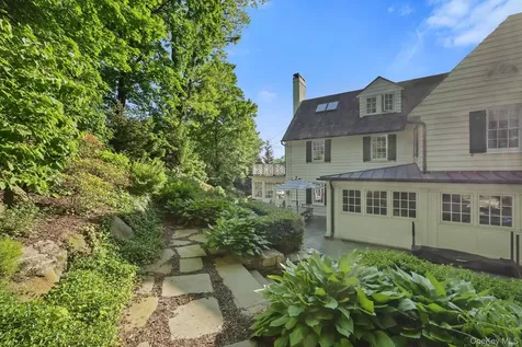 86 Pondfield Road W Bronxville NY 10708