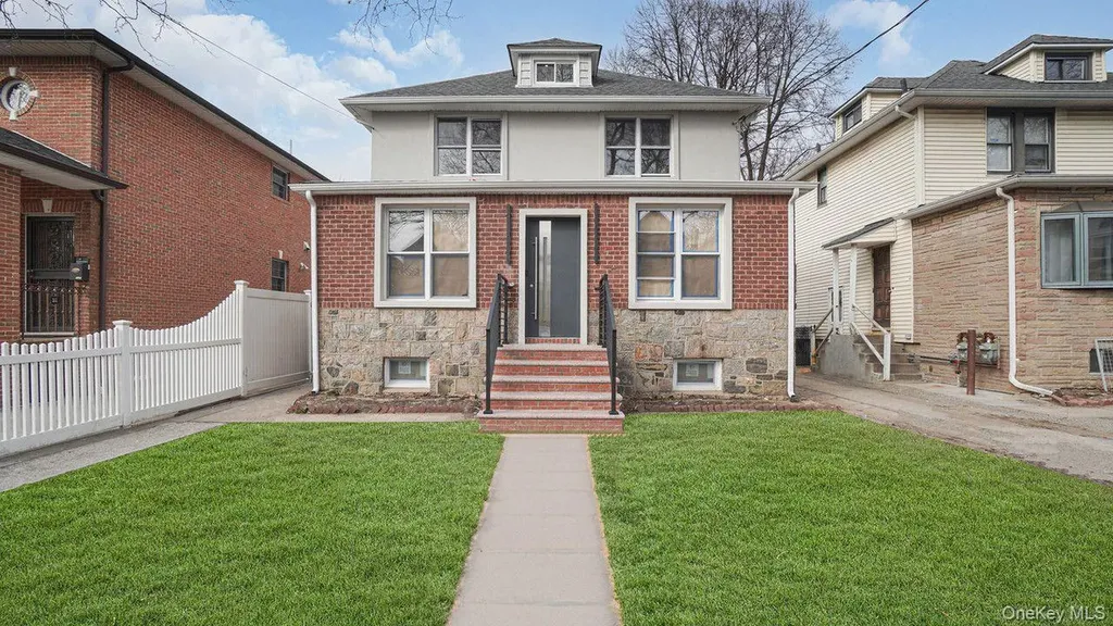 15829 75th Avenue Fresh Meadows NY 11366