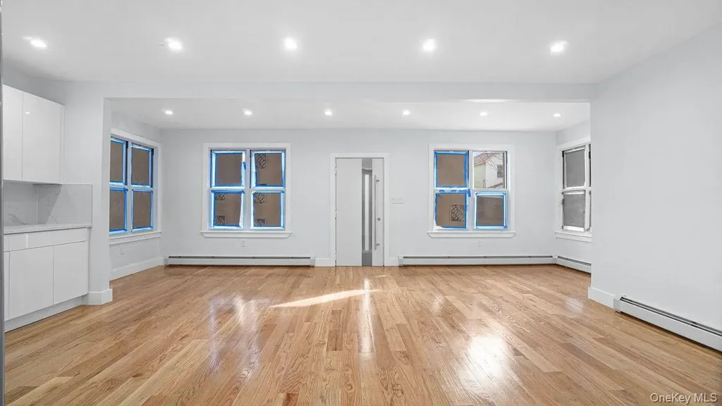 15829 75th Avenue Fresh Meadows NY 11366