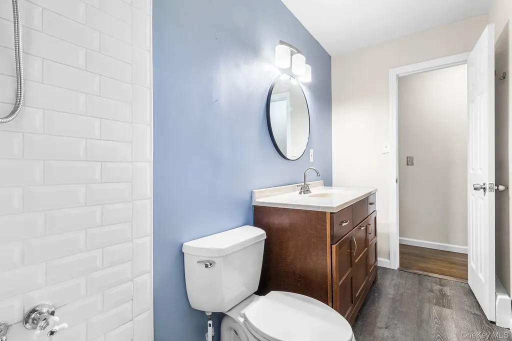 754 Broadway Brentwood NY 11717