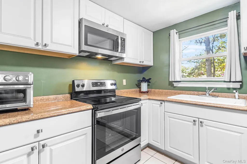 754 Broadway Brentwood NY 11717